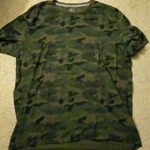 Old Navy t shirt